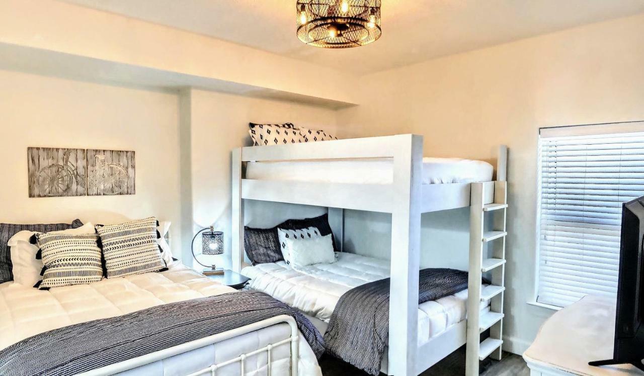 Barefoot Bliss - Beachfront Condo - Sleeps 12 Панама Сити Бийч Екстериор снимка